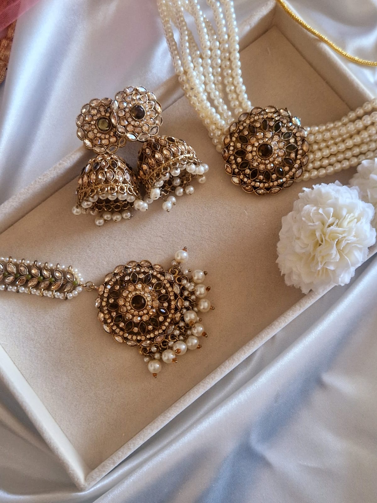 Pearl Choker set