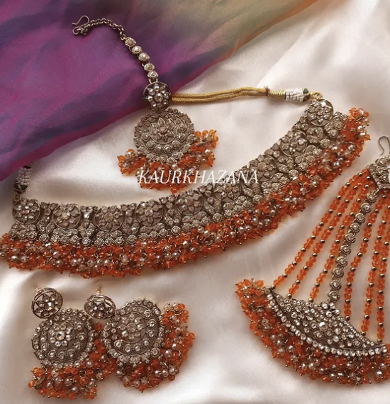 Ravina Choker Set
