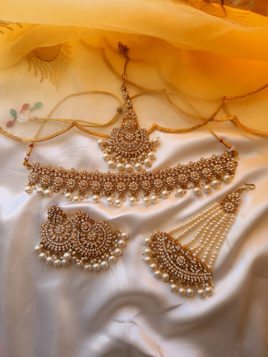 Aaravi Pearl necklace set
